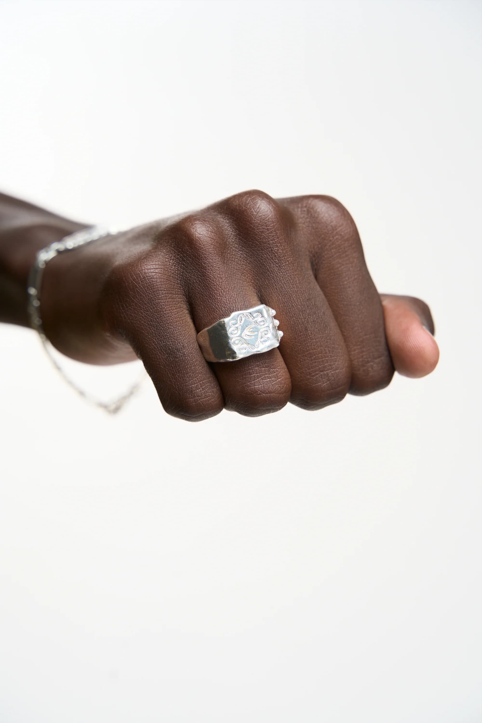 Love AG Ring 2