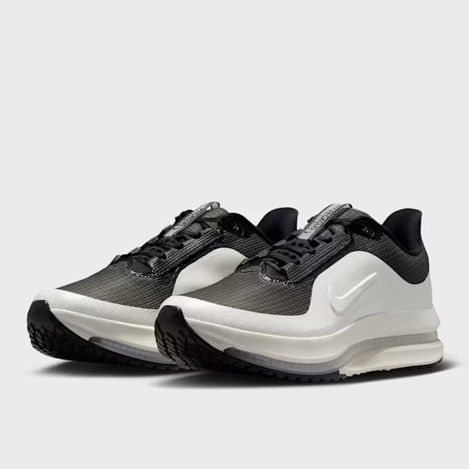 Pegasus Premium SP "Black and Sail" 8