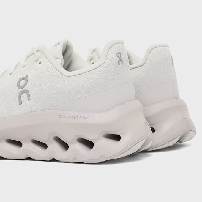 Wmns Cloudtilt 13