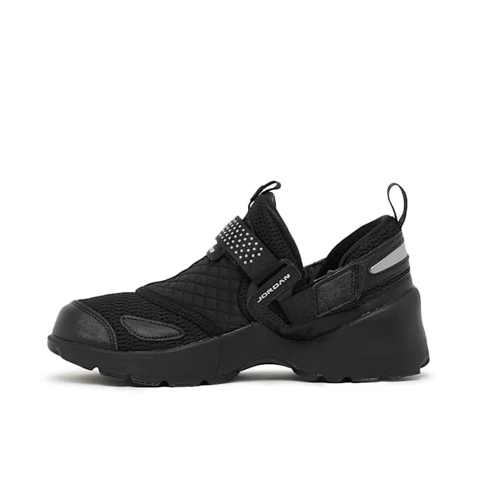 Wmns Trunner LX 12