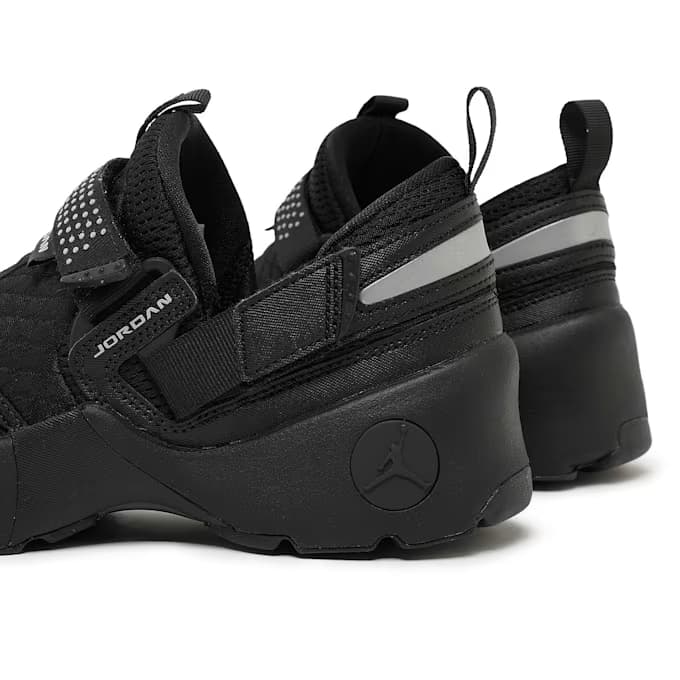 Wmns Trunner LX 14