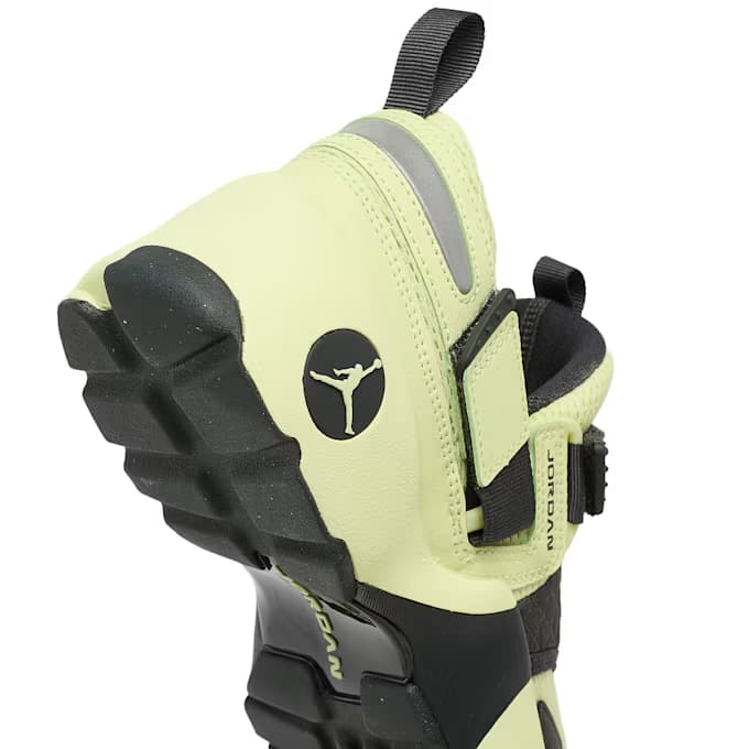Wmns Trunner LX luminous 14