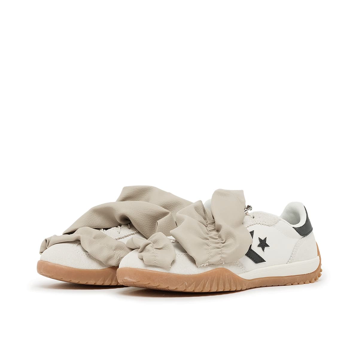 Wmns Run Star Trainer Ruffle by Converse