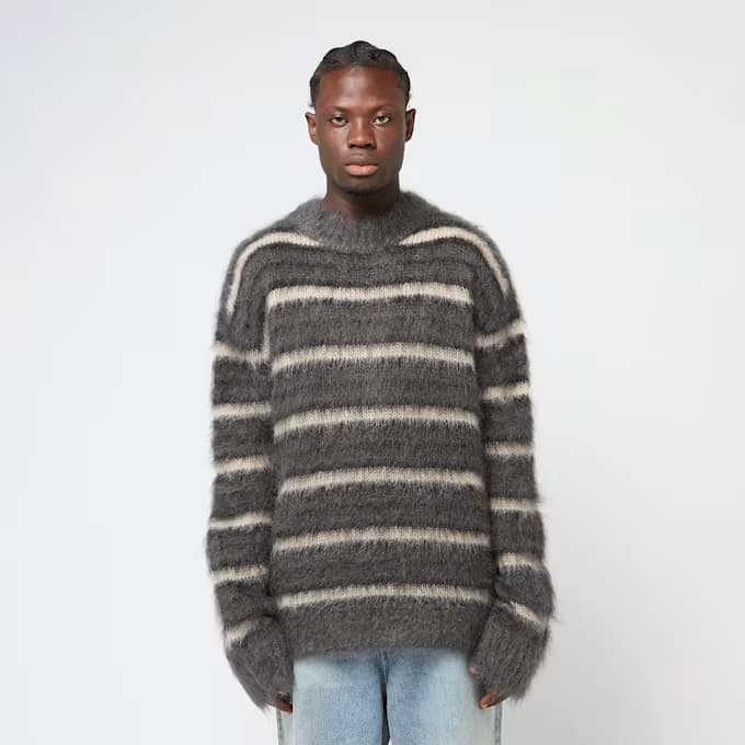 Roundneck Sweater 8