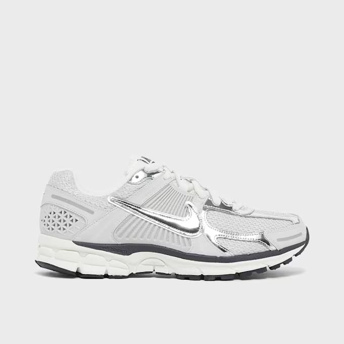 Wmns Zoom Vomero 5 "Metallic Silver" 11
