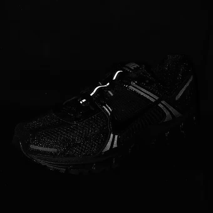 Wmns Zoom Vomero 5 17