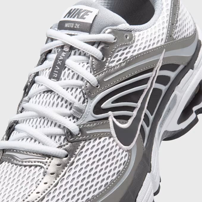 Wmns Air Max Moto 2K 16