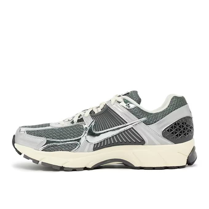 Zoom Vomero 5 "Iron Grey Chrome" 11