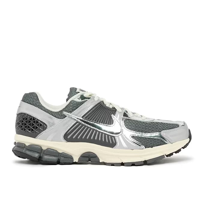 Zoom Vomero 5 "Iron Grey Chrome" 10
