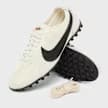 Wmns Moon Racer "Soft Pearl and Black" 8