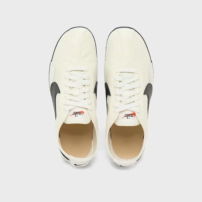 Wmns Moon Racer "Soft Pearl and Black" 12