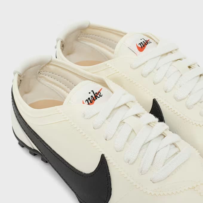 Wmns Moon Racer "Soft Pearl and Black" 14