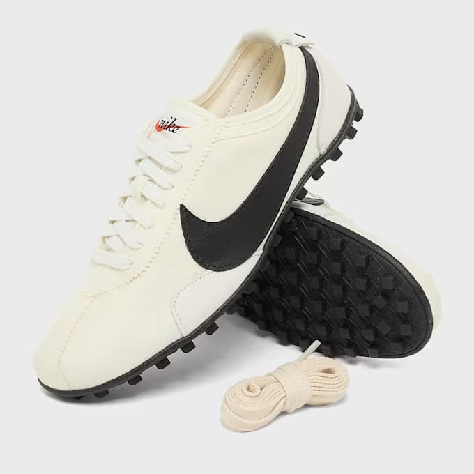 Wmns Moon Racer "Soft Pearl and Black" 15