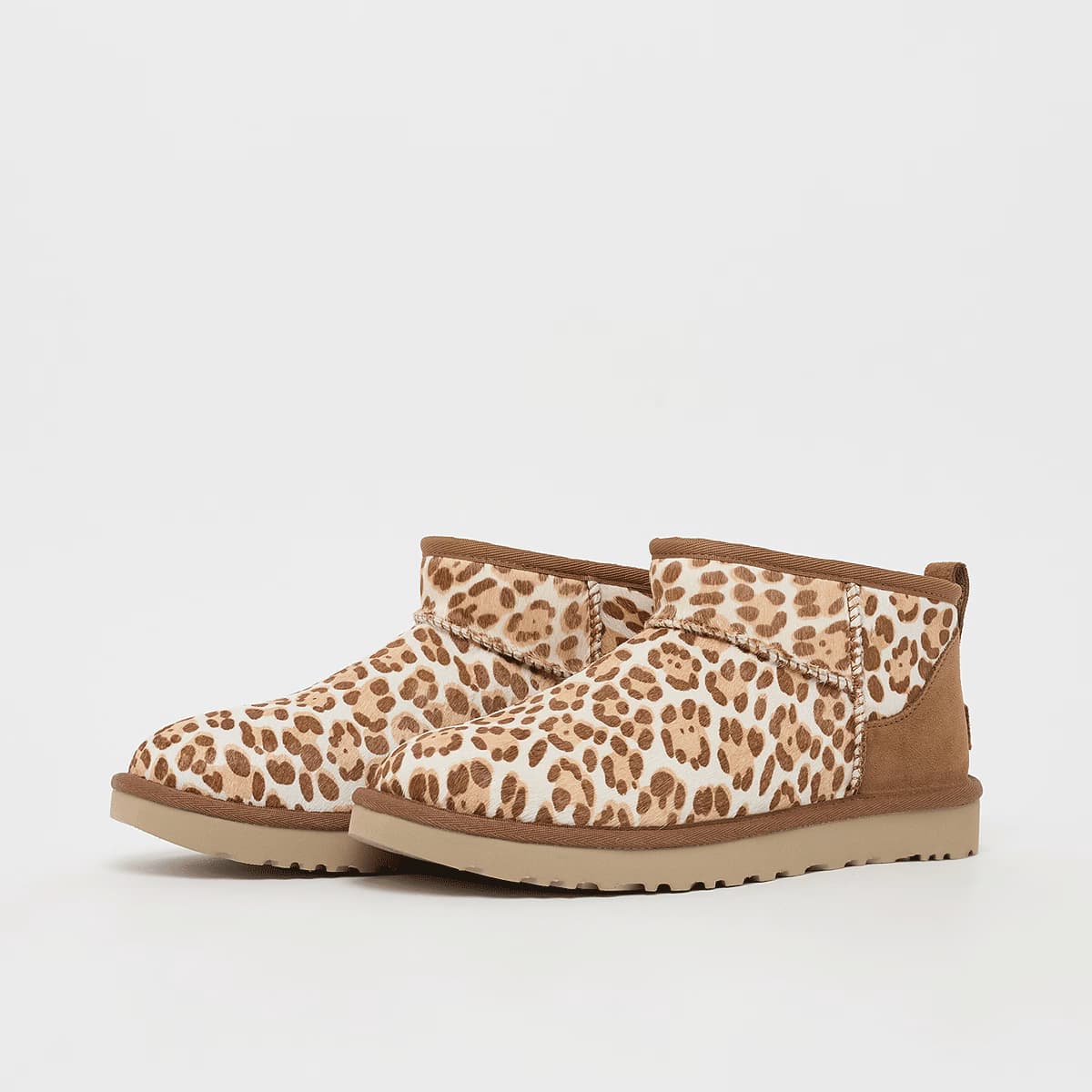 Wmns Classic Ultra Mini Plains by UGG