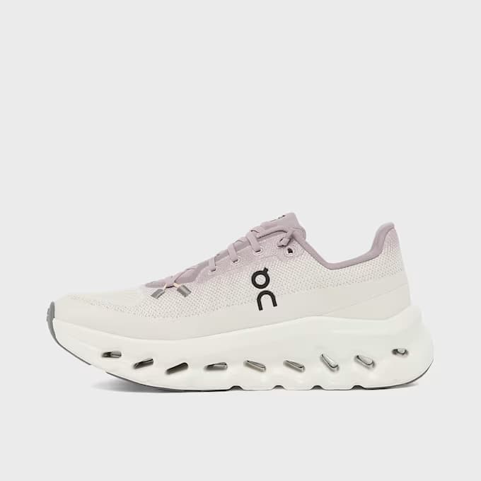 Wmns Cloudtilt 11