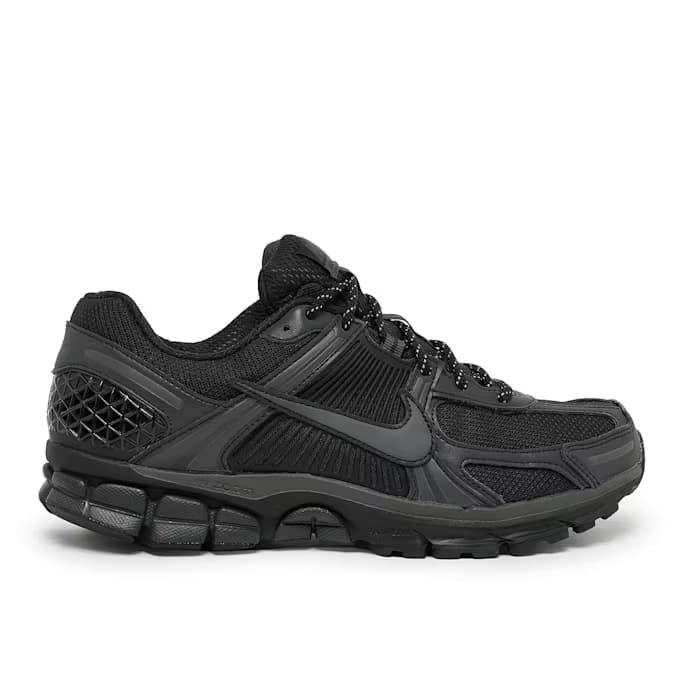 Zoom Vomero 5 SE by Nike