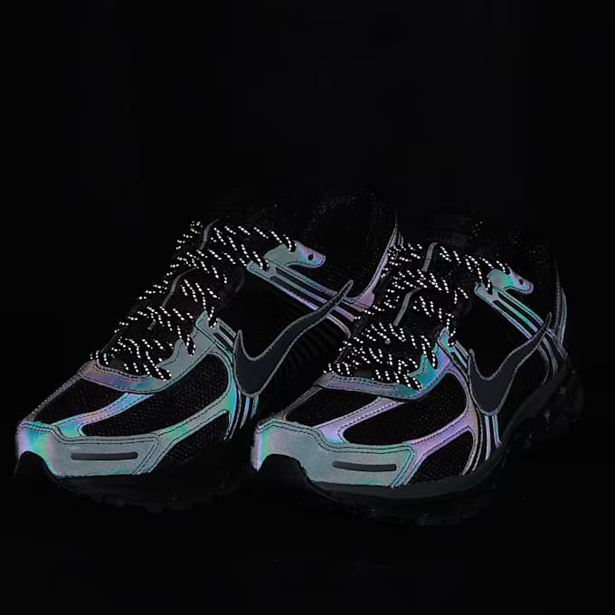 Zoom Vomero 5 SE by Nike